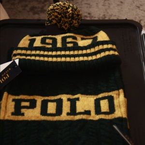 Hat and scarf set
